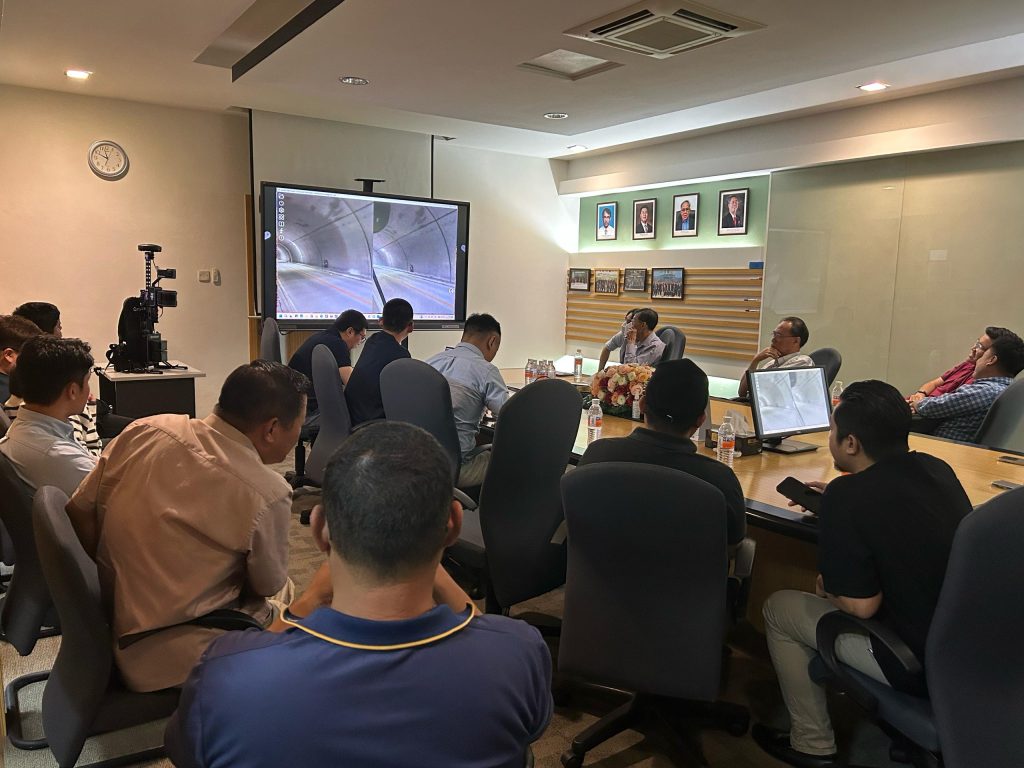DEMONSTRATE OF SLAM R8+ 1 WhatsApp Image 2025 04 15 at 11.15.31 AM 1 The Association of Consulting Licensed Land Surveyors Sarawak